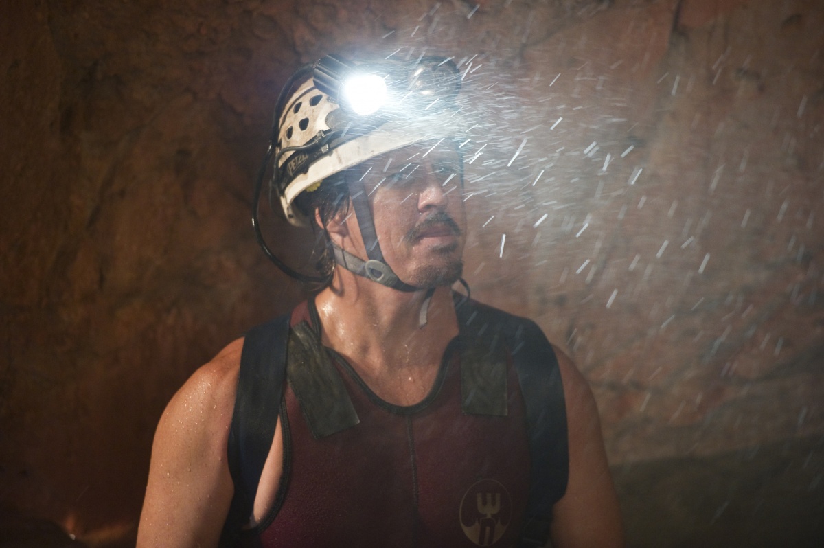  p>《夺命深渊》是 a target="_blank" href="/item/由阿里斯特