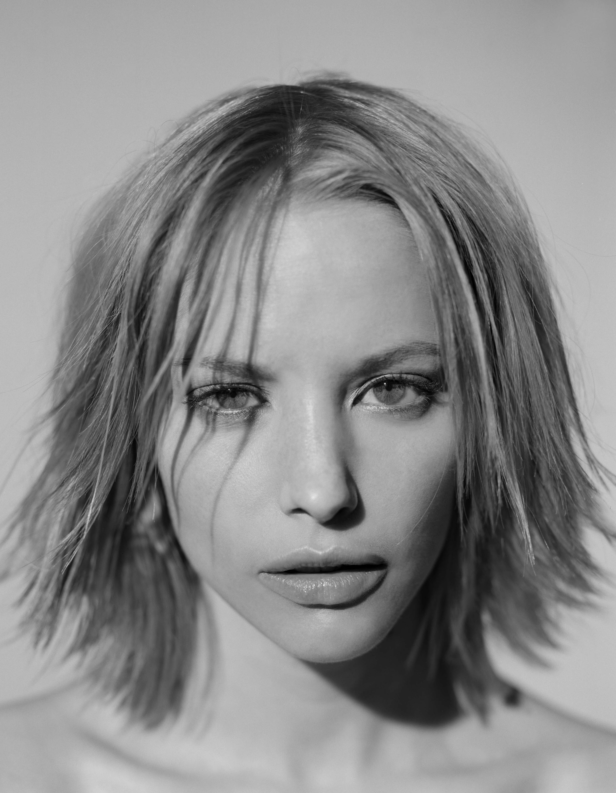  p>西耶娜·盖尔利(sienna guillory),1975年3月16日出生于英国北安普