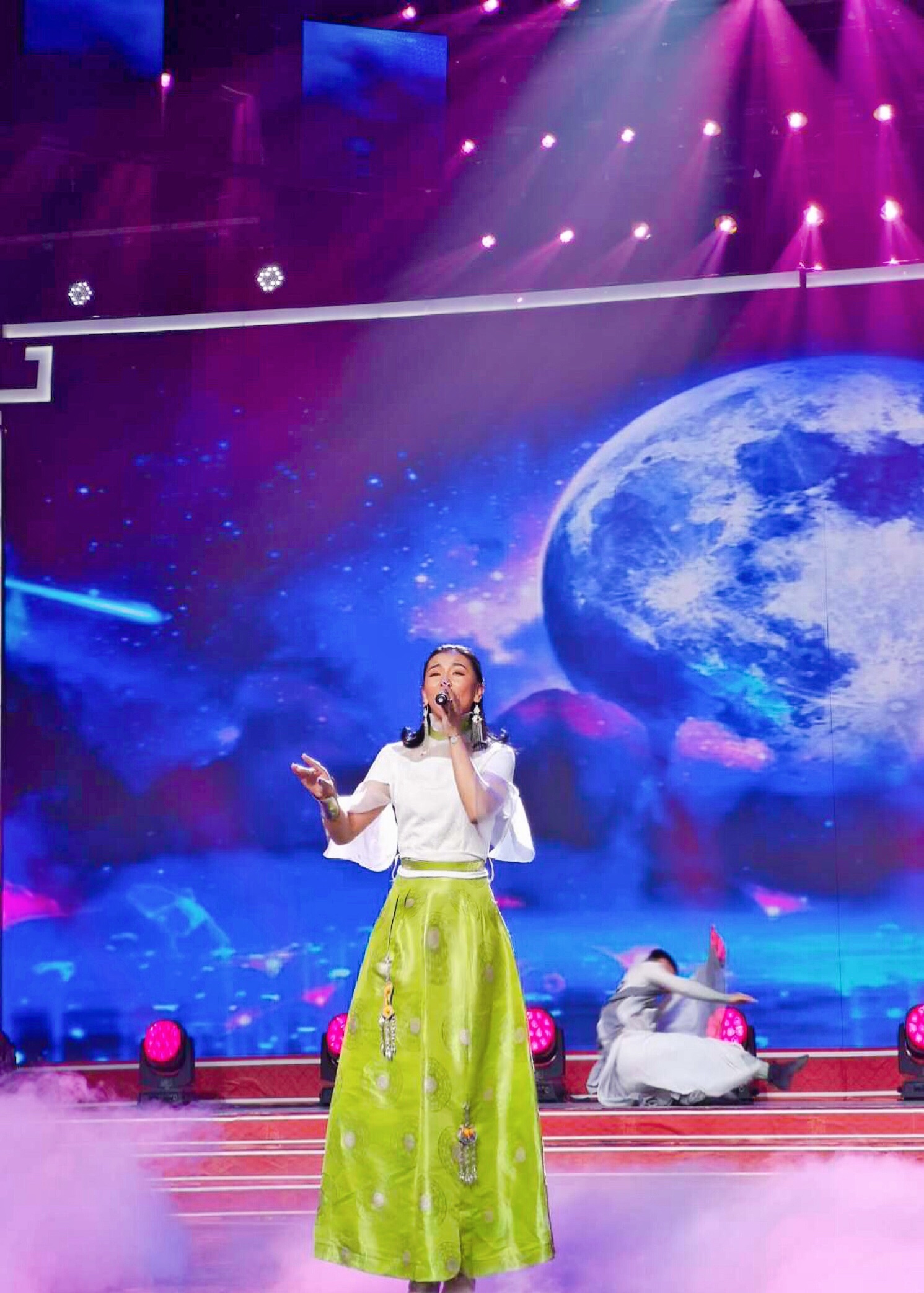 data-lemmaid="19428913">青海省 /a>玉树州,中国内地女歌手,退伍军人