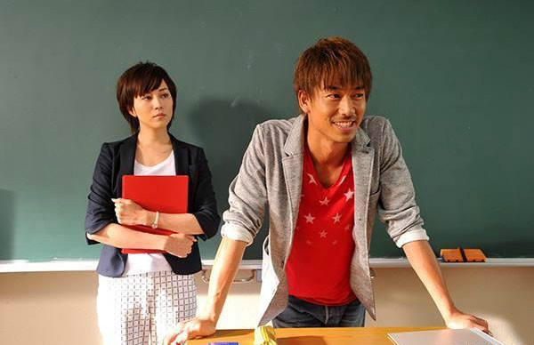  p>《麻辣教师gto 2014》是日本关西电视台于2014年7月8日首播的校园