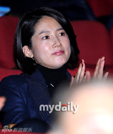  p>沈银河,1972年9月23日出生于韩国京畿道金浦市,韩国女演员.