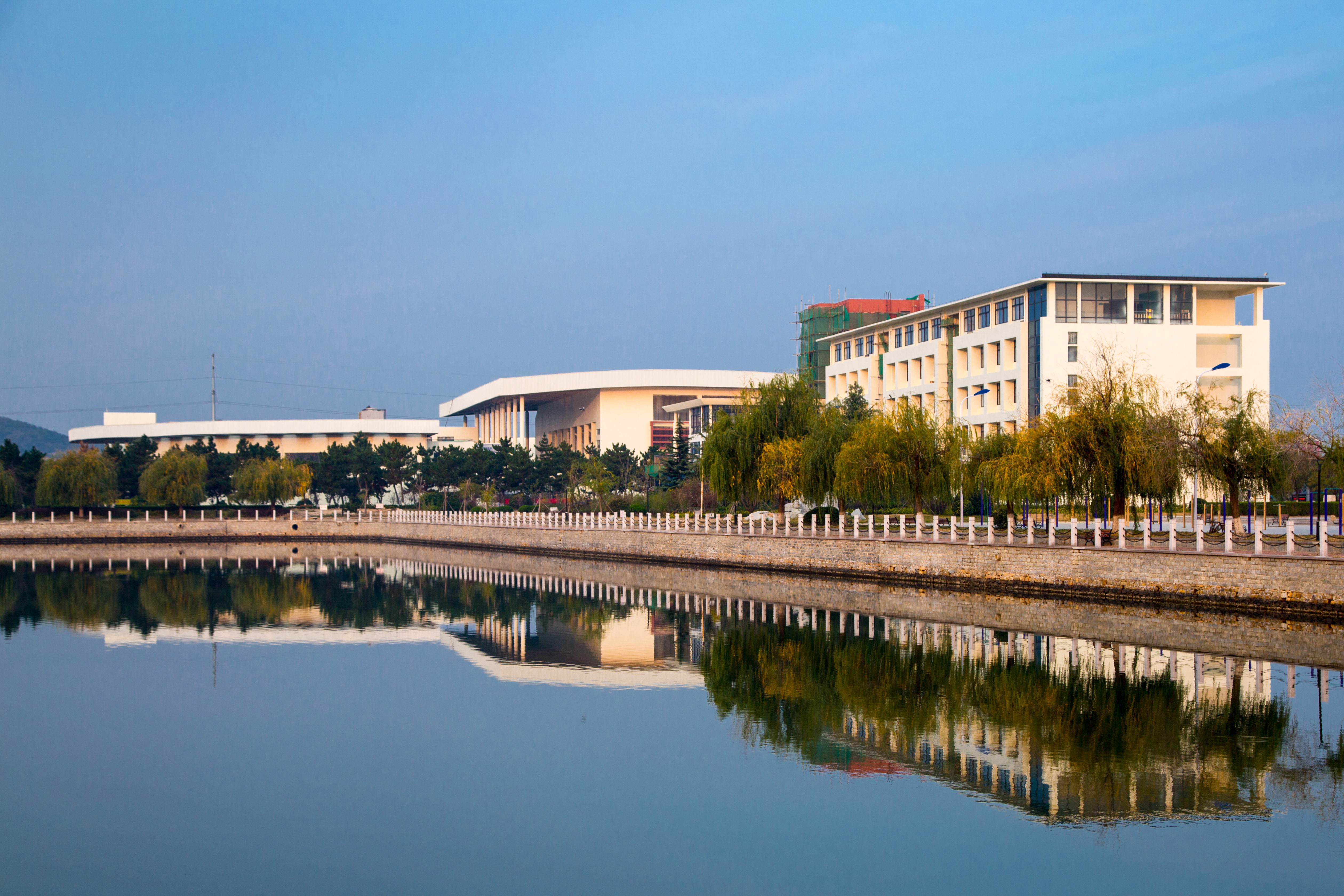  p>威海职业学院(weihai vocational college)是一所由 a target="