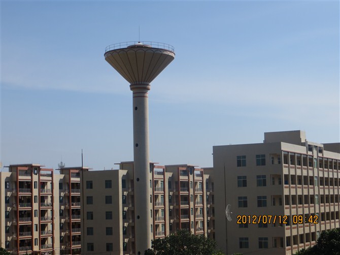 雷州市第八中学