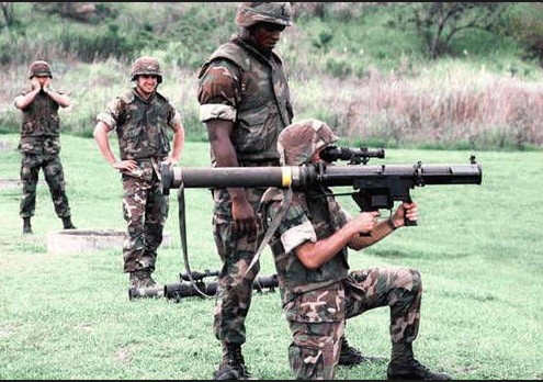 肩射多用途火箭筒