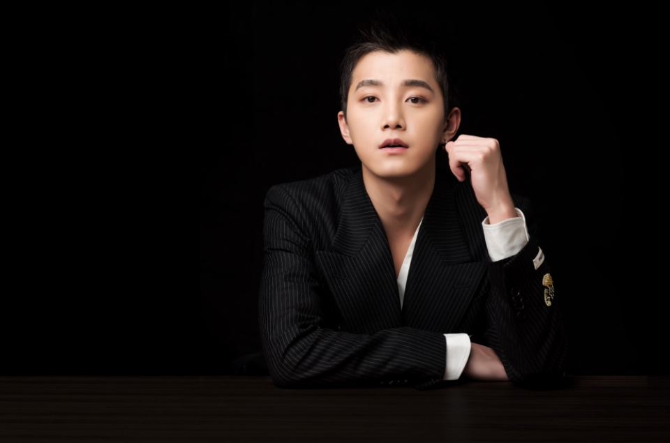  p>范世錡 i>(曾用名:范世琦) /i>,1992年3月23日出生于吉林省白城市