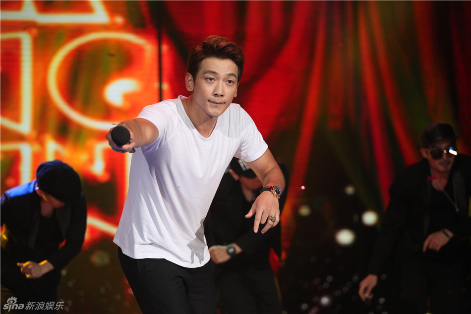  p>郑智薰(rain),1982年6月25日出生于韩国首尔,韩国流行男歌手,演员