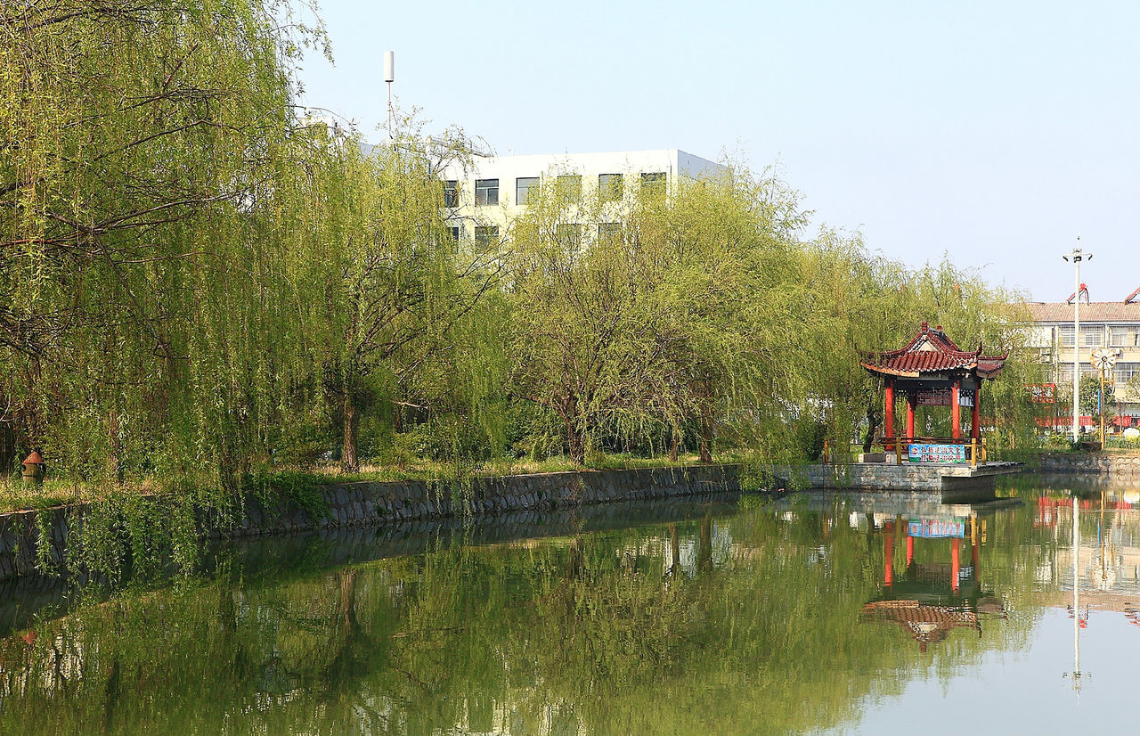  p>益林人民公园,位于阜宁县益林镇新兴路(东侧)18号,占地180亩,园门