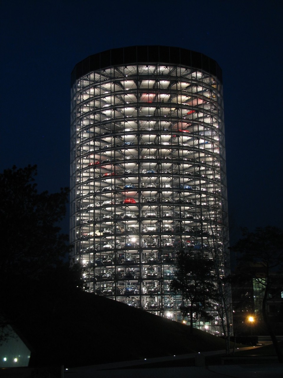  p>位于德国下萨克森州的沃尔夫斯堡,是大众汽车总部所在地.