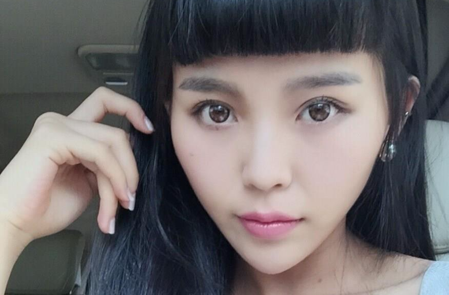  p data-id="gnwiodova7">王依梓,上海人,1992