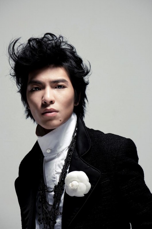 一辈子存在歌曲由陈镇川填词,萧敬腾谱曲,萧敬腾演唱.