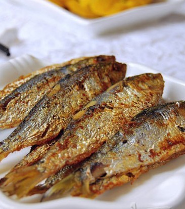 饼铛版油煎海鲫鱼