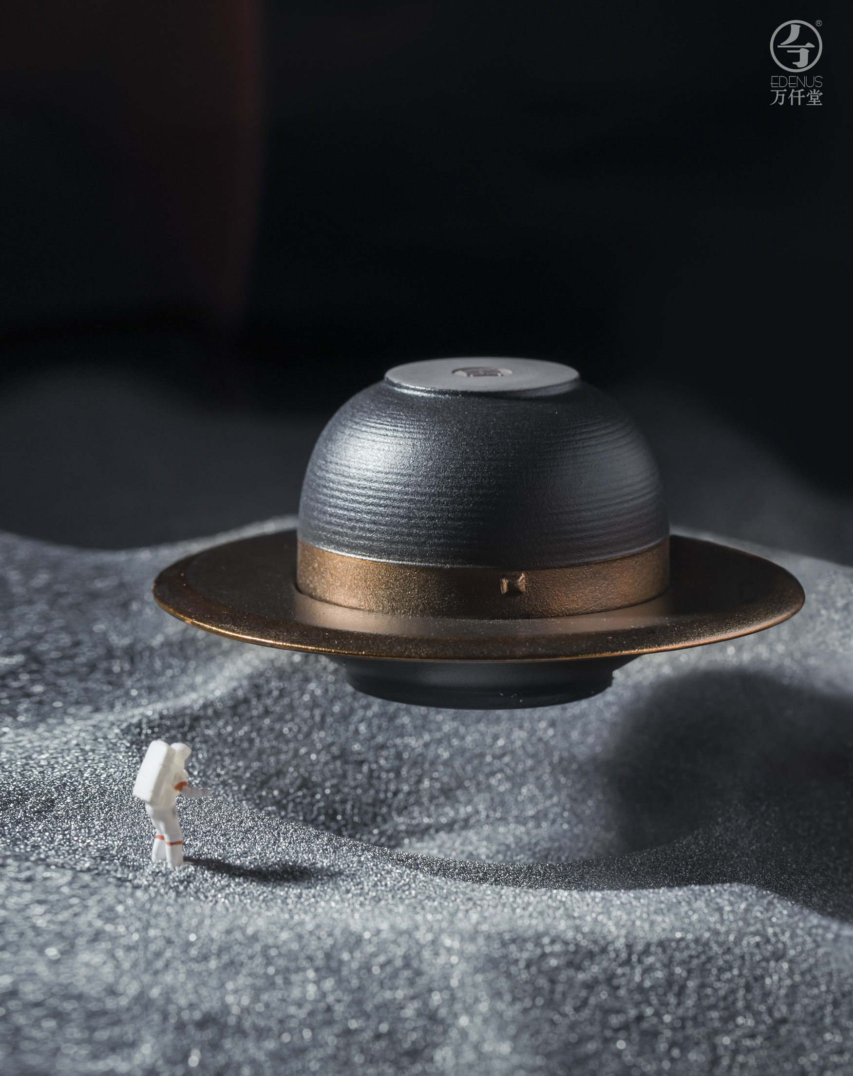  p>万仟堂是一家集茶器系列产品和陶器艺术品开发,设计,生产与销售为