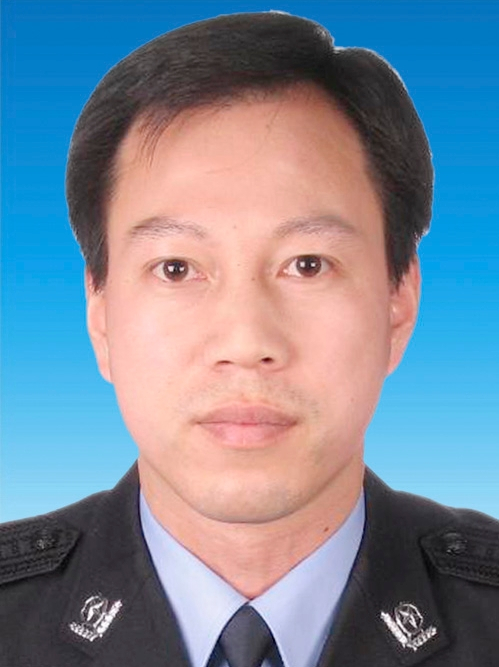  p data-id="2c7nlo0hf3g">朱锋,现任浙江省乐清市公安局党委委员,副