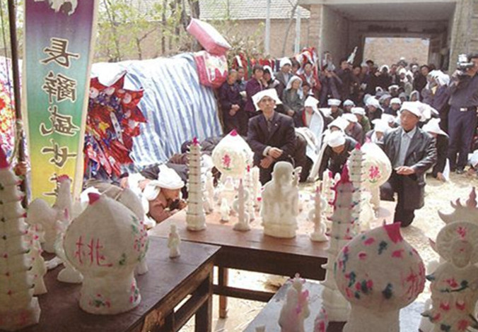  p data-id="gnfhmj1ivf">糖塑(丰县糖人贡),流行于江苏省徐州市丰县