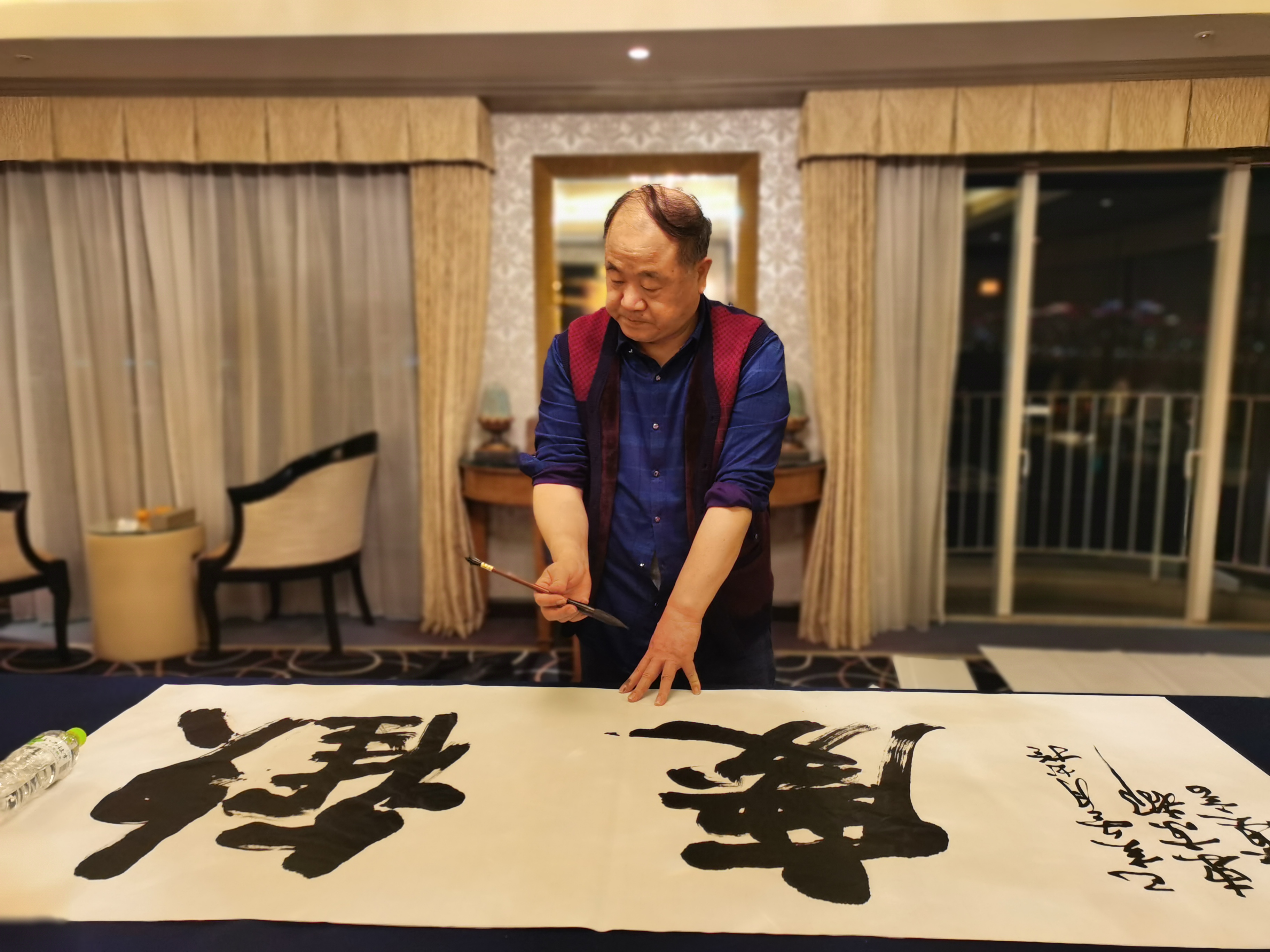  p>莫言,本名管谟业,男,1955年2月17日生于山东省高密县河涯乡平安庄