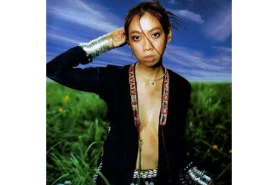  p data-id="go0i1guk7e">《水色》是由meyna co谱曲,ua演唱的歌曲.