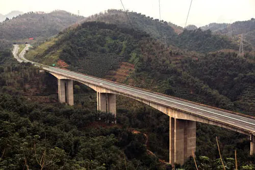 新街—河口高速公路