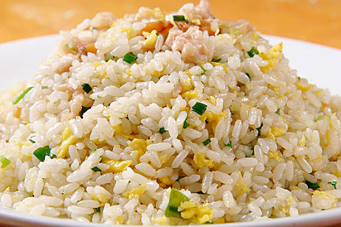 鸡粒咸鱼蛋炒饭