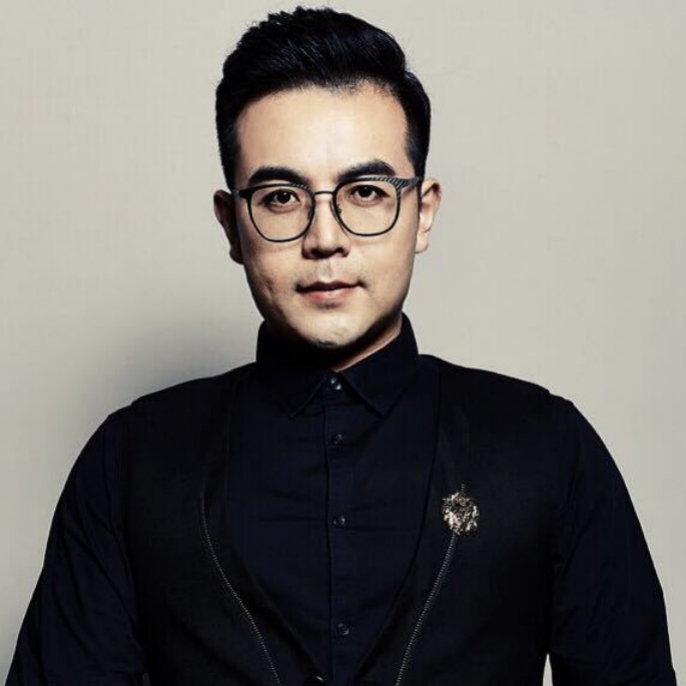 data-ctrid="2e1ig20i4mp">1 /sup>,西红柿文化传媒董事长 sup data