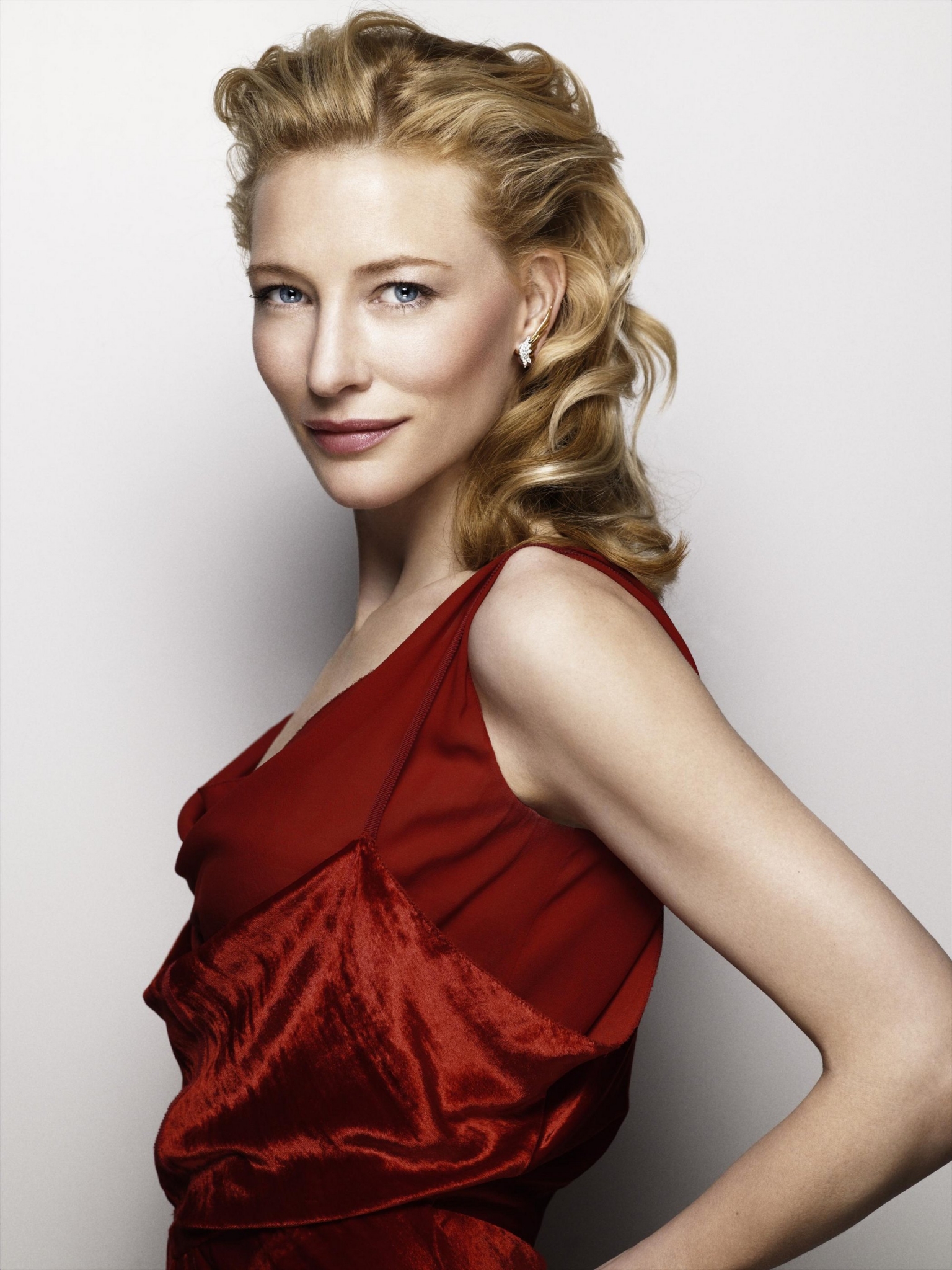  i>(cate blanchett) /i>,1969年5月14日出生于澳大利亚墨尔本,毕业于
