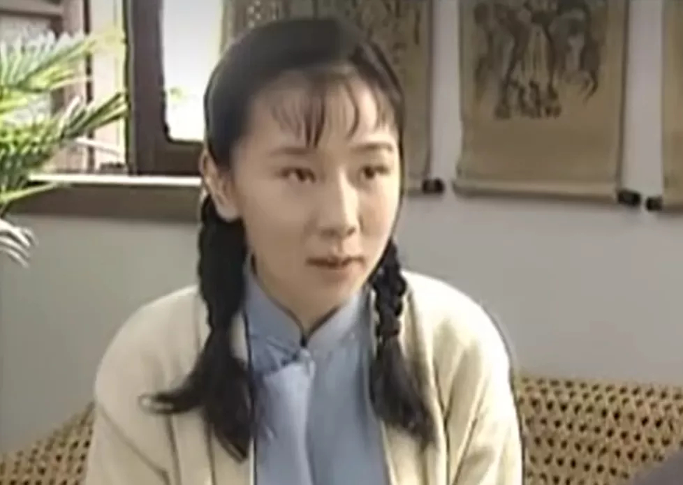 成瑶,性别女,红色经典电视剧《 a target="_blank" href="/item/红岩