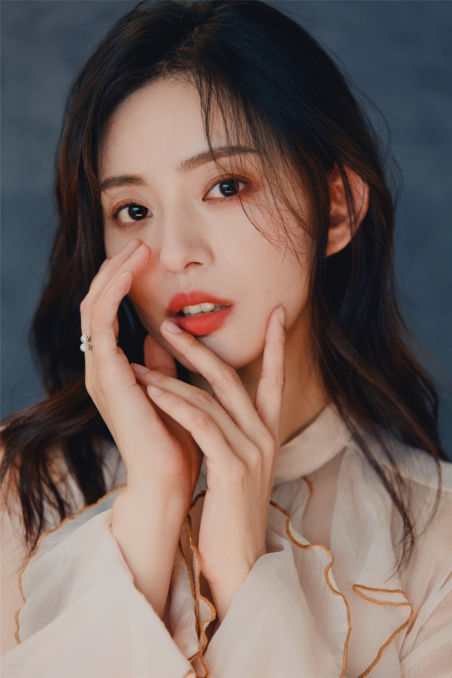  p data-id="gntahsxbl3">沈唯(曾用名王薇),出生于浙江省宁波市,中国