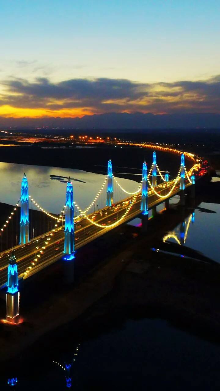 银川滨河黄河大桥(binhe yellow river bridge in yinchuan),是