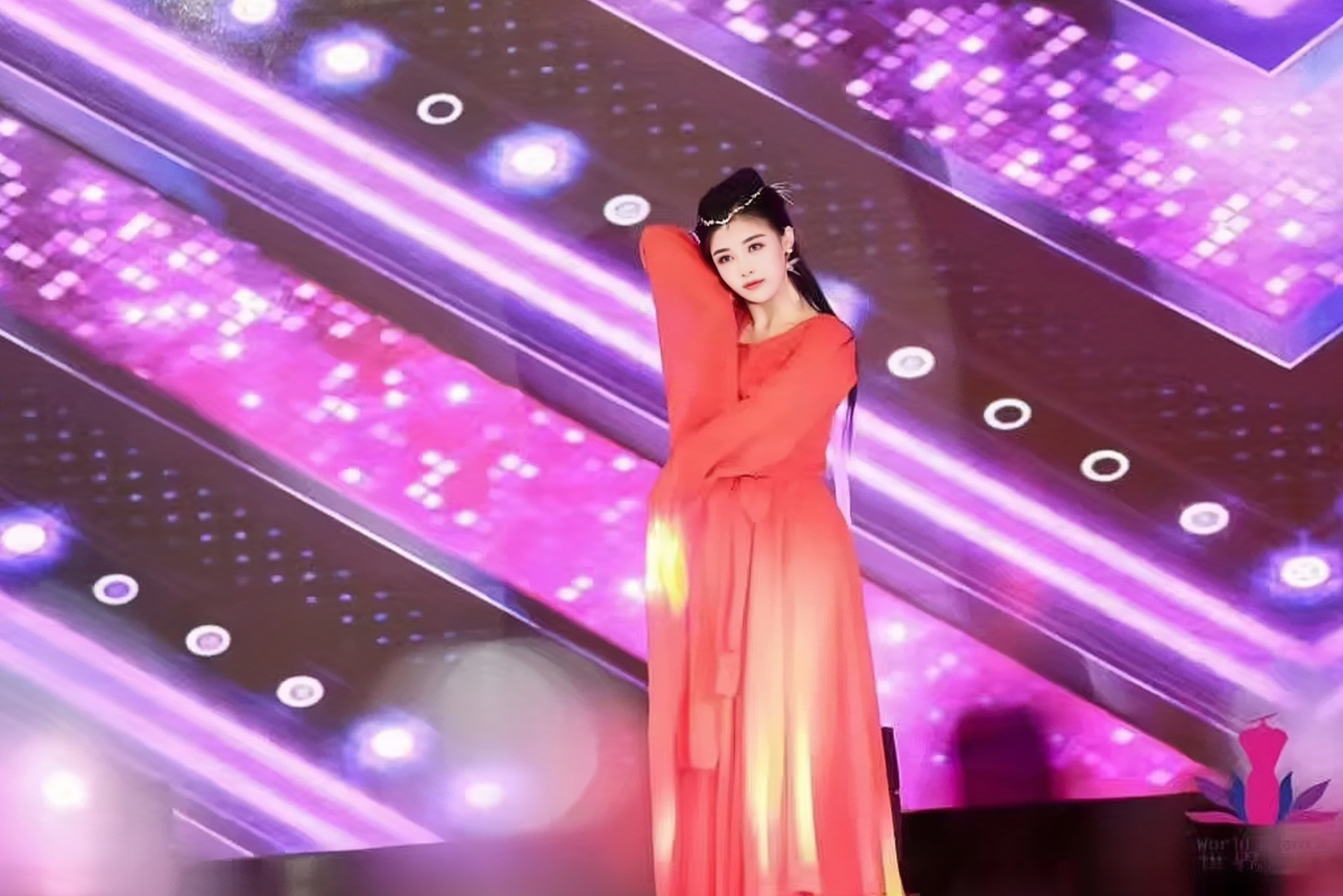  p data-id="tlgeiqnlyzmk">王珊,出生于湖北省,中国内地影视女演员, 
