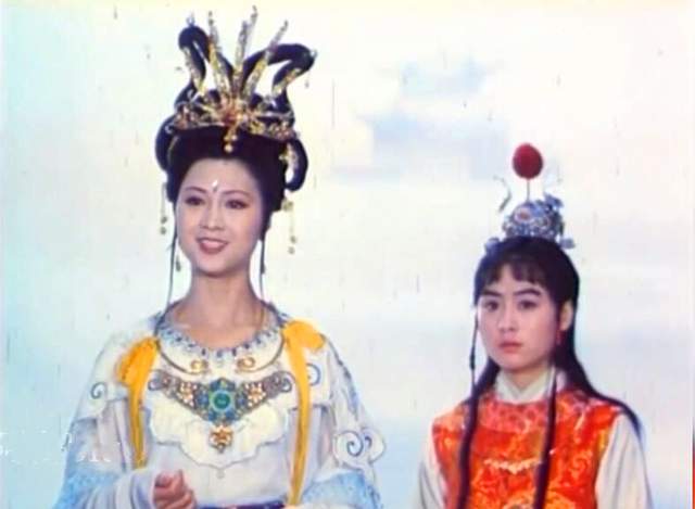 《红楼梦》太虚幻境该是什么样？有的拍成恐怖片，89版却高度还原_百科TA说