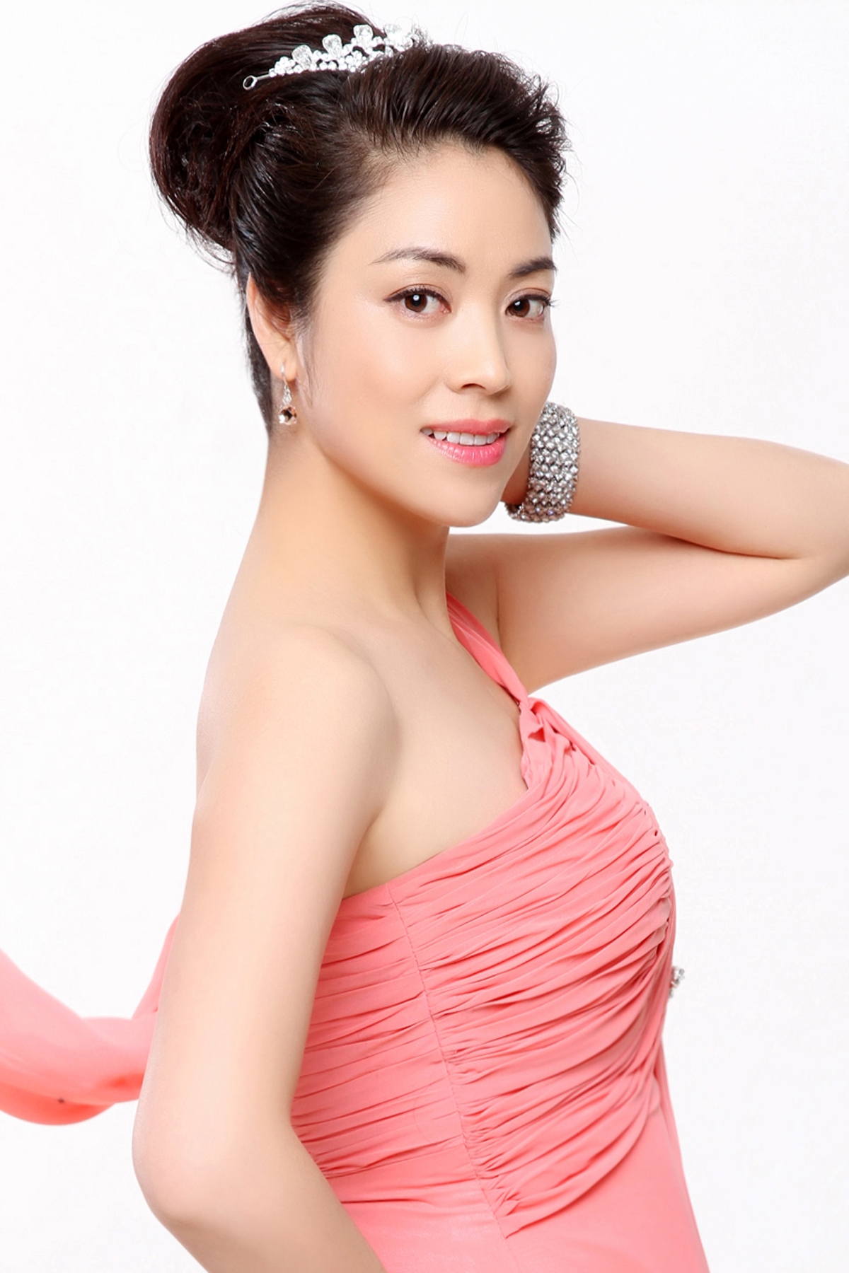  p>周木杨( i>原名周媛媛 /i>),毕业于 a target="_blank" href="