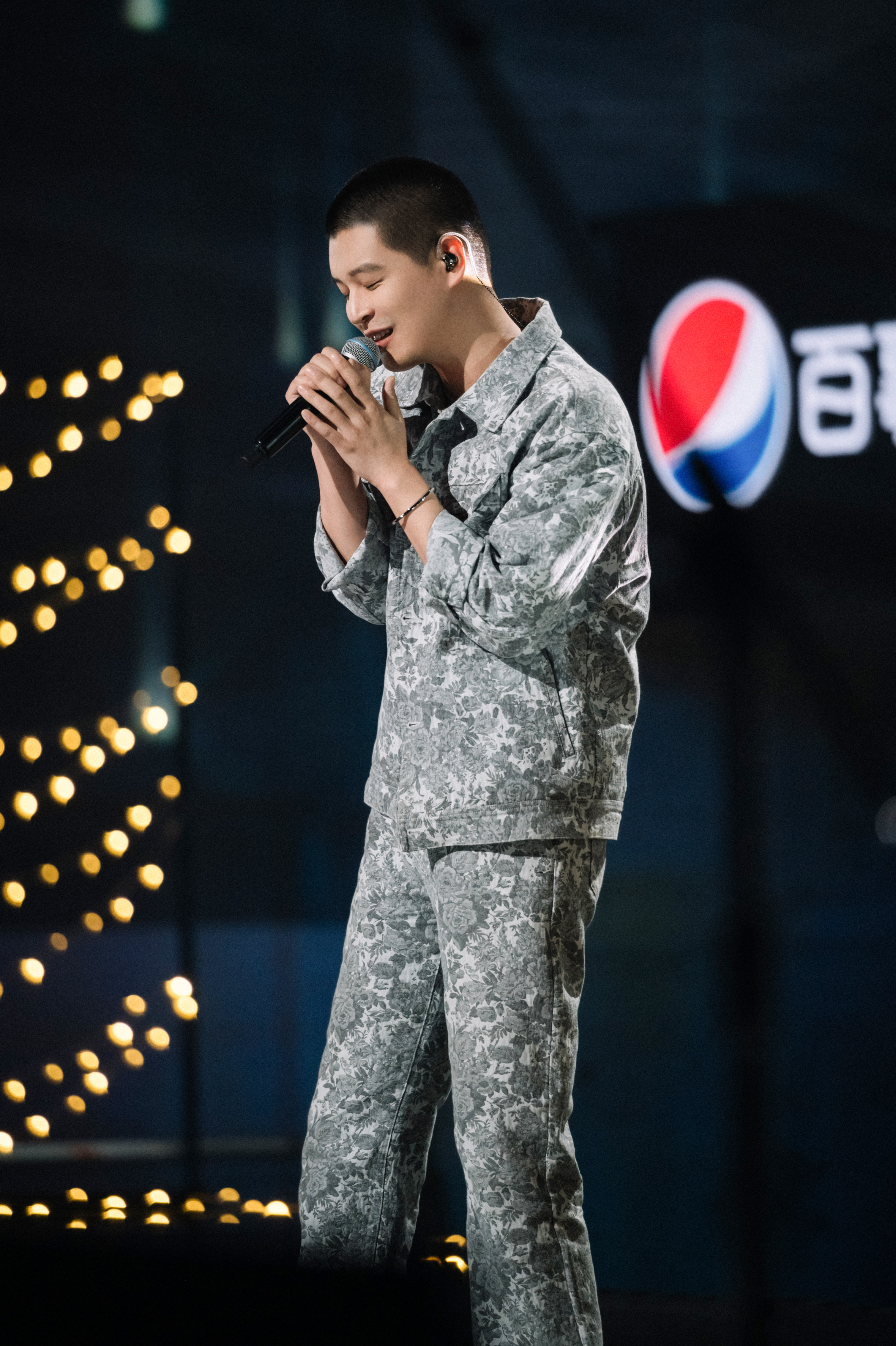 5ttea7ye">马頔(dí),1989年1月15日出生于北京市,中国内地民谣男歌手