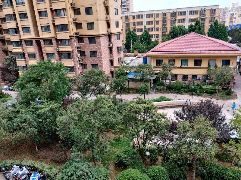 海马公园三期位于郑州市郑东新区郑州东站,由海马