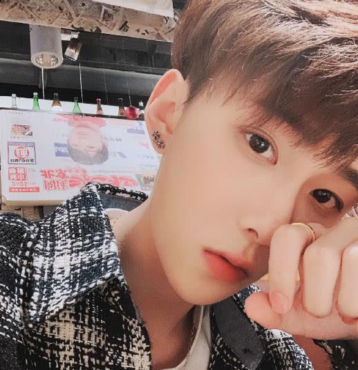 brux76lv">王乐乐,原 a target="_blank" href="/item/快手/19678032"