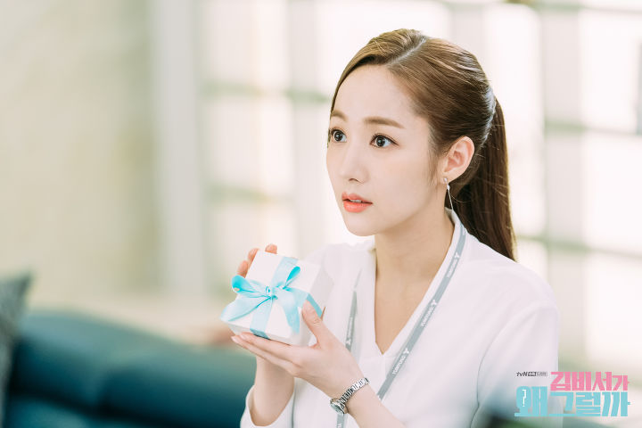 金秘书为何那样