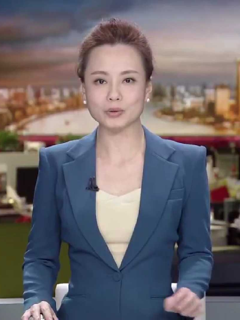 p>秦忆,新闻主持人.
