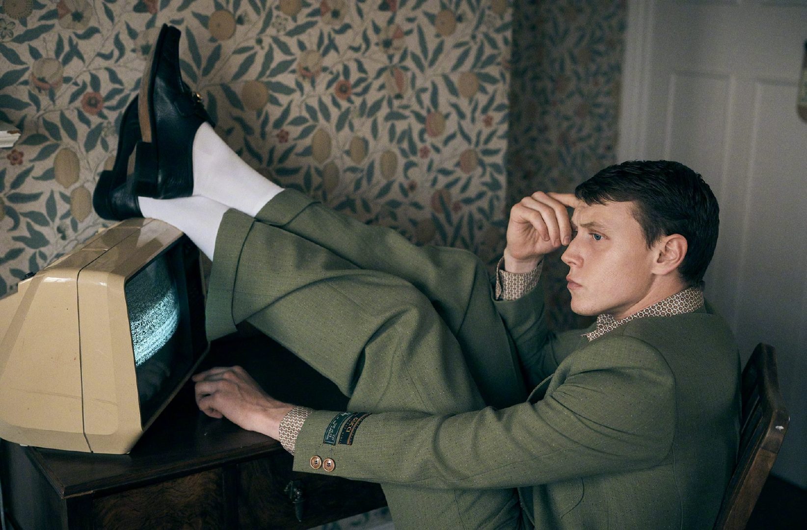  p>乔治·麦凯 i>(george mackay) /i>,1992年3月13日出生于英国伦敦