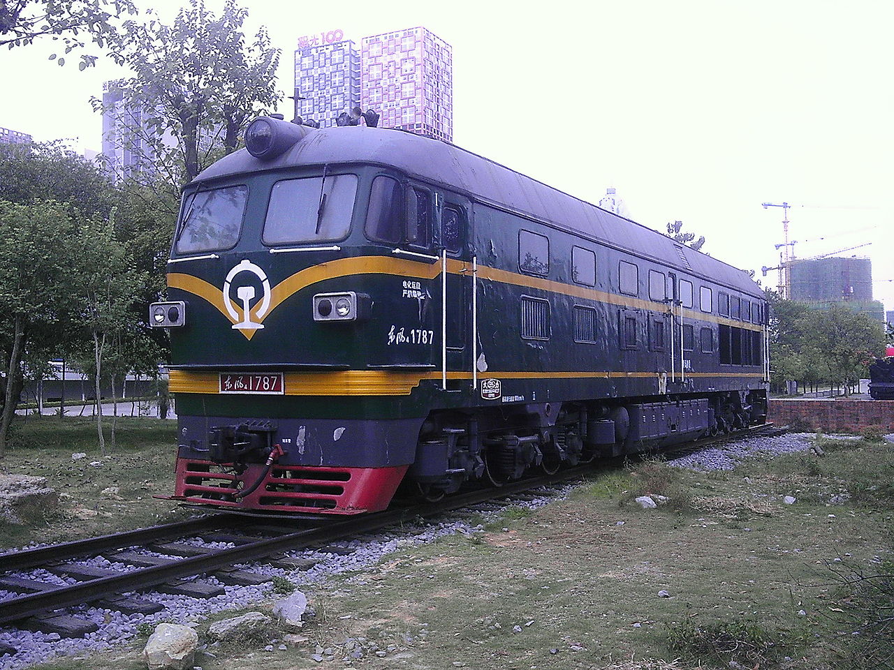 东风4b型内燃机车