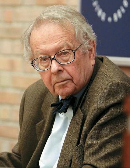 肯尼思·华尔兹