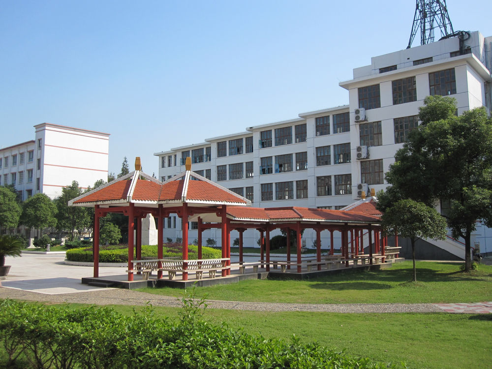 1 high school of dingcheng,changde),简称"鼎城一中",位于 a href="