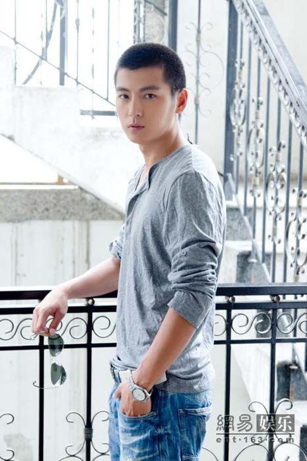  p>王建福,1984年7月15日出生于天津市,中国内地男演员,毕业于 a