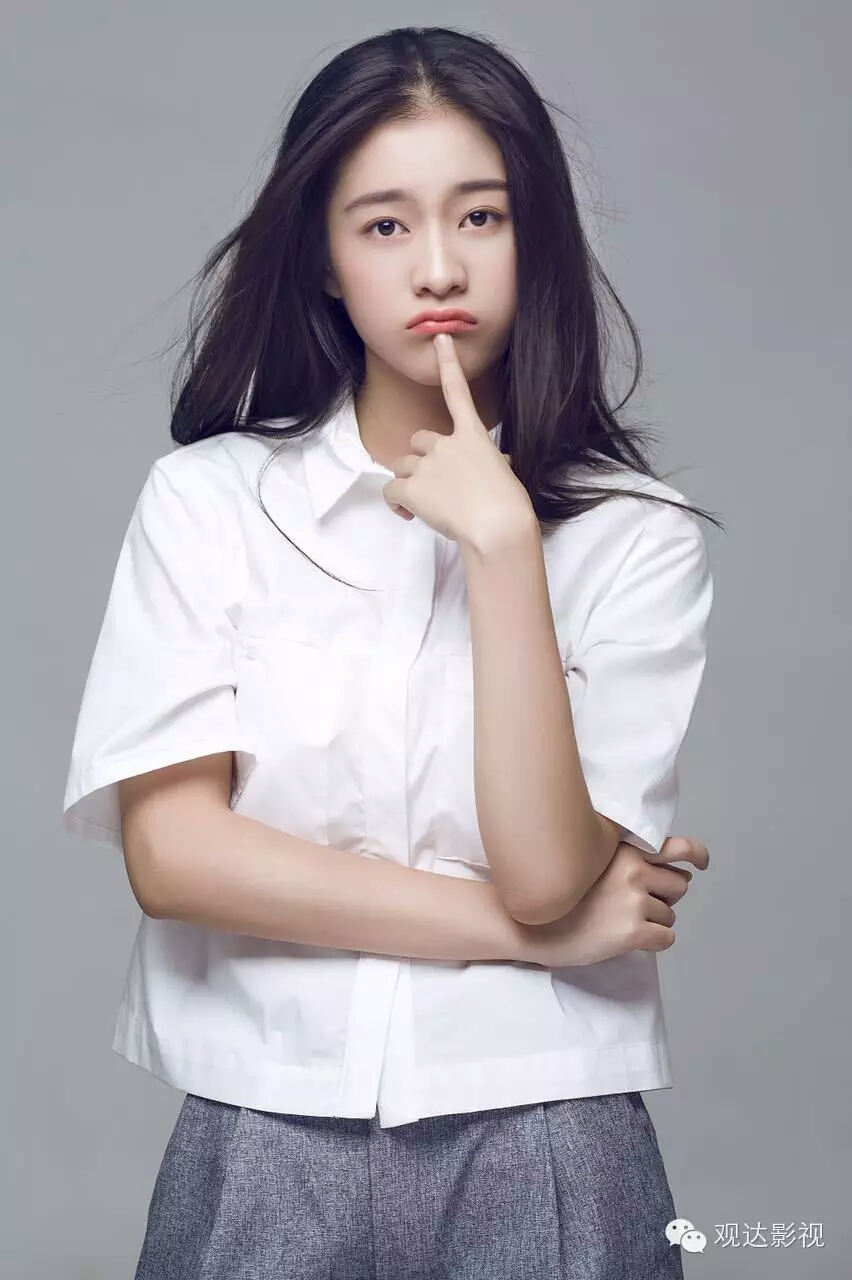  p>张雪迎,1997年6月18日出生于浙江省金华市义乌市,中国内地女演员