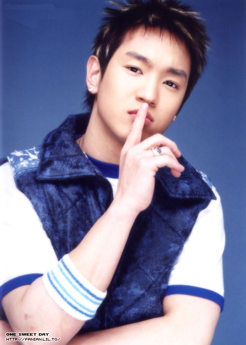  p>〝飞行青少年fly to the sky〞是韩国的一个歌唱组合,"fly to the