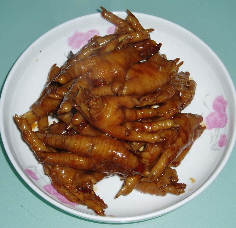 p>红烧凤爪是一道平常家庭常见的家常菜.