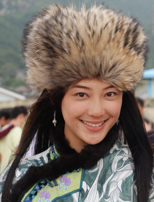  p>应采儿 i>(cherrie ying) /i>,1983年6月20日出生于台湾省台北市