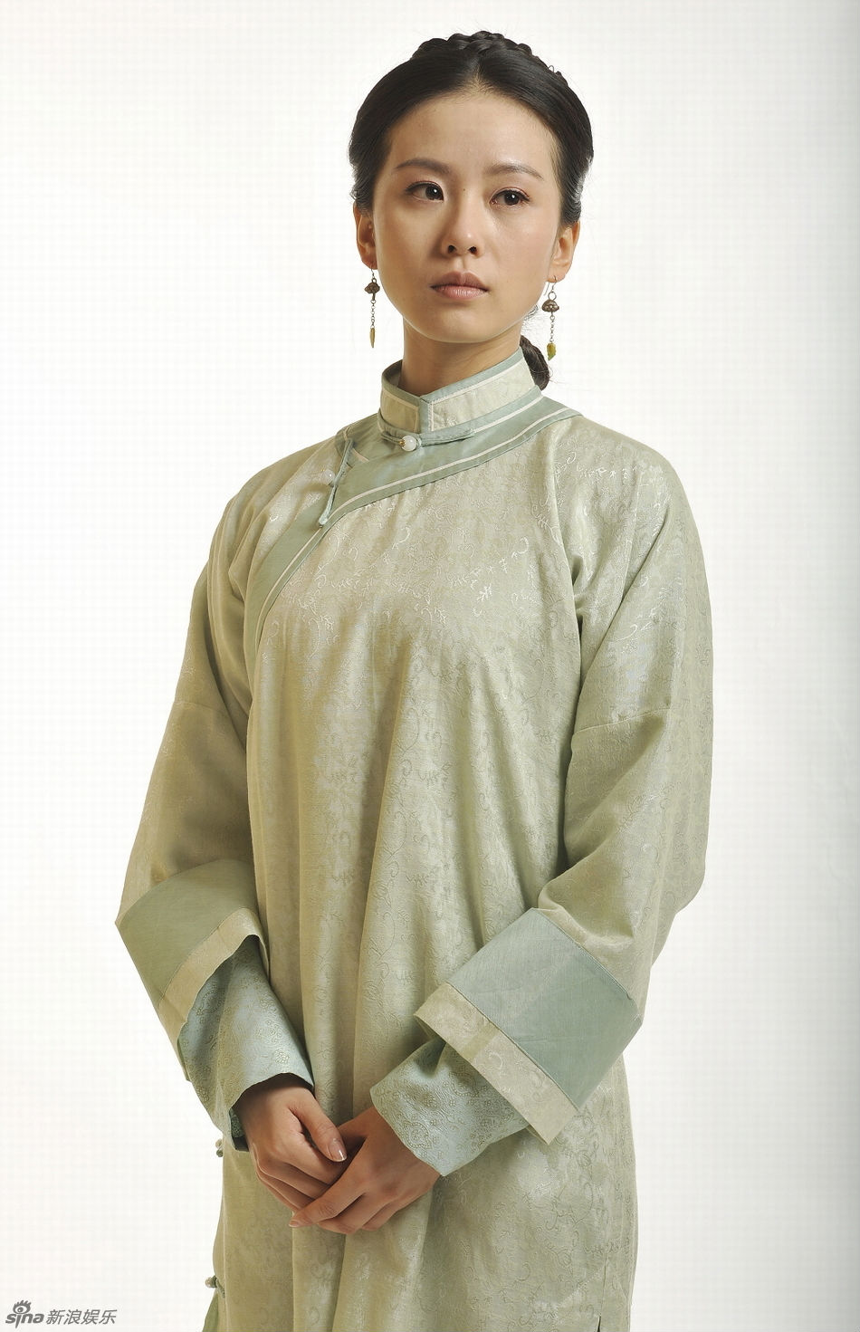  p>《步步惊心》改编自 a target="_blank" href="/item/桐华/1184197