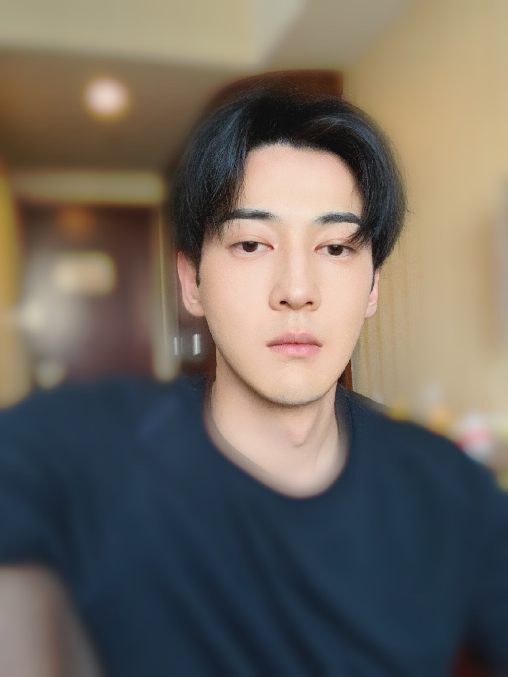  p data-id="gnx99dv9dq">丁映智,原名丁野,1990年12月26日出生于辽宁