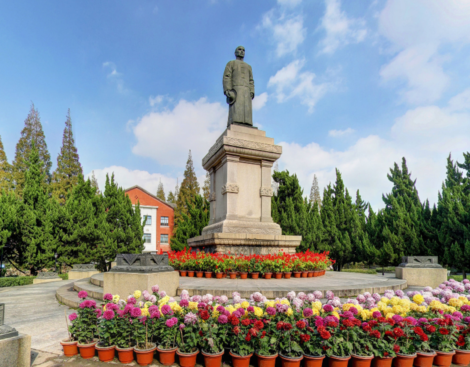  p>上海体育学院( i>shanghai university of sport /i>),简称"上体"