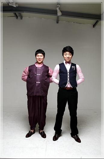  p>韩国搞笑艺人;出道作品2007年kbs"爆笑俱乐部2",活动于《寻笑人》