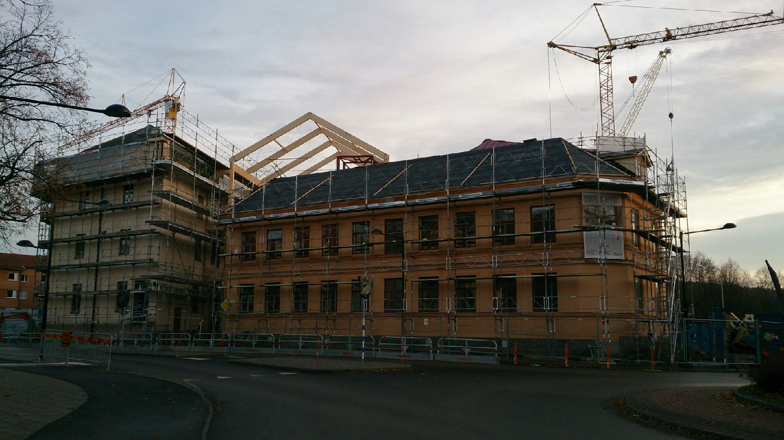  a href="#" data-lemmaid="2184125">中瑞典大学 /a>)位于瑞典的中部