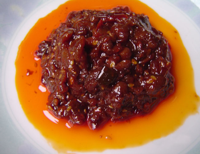  p>西瓜酱,又名西瓜豆酱,瓜豆酱或酱豆,佐餐的小菜.